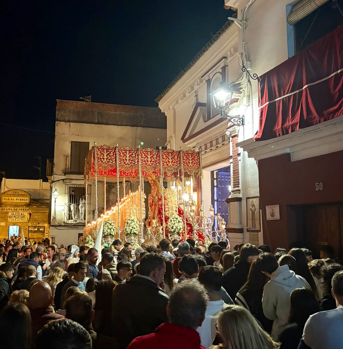 🔴 Finalizamos nuestro #DomingodeRamos junto a Ntra. Sra. de la Victoria, que llega a su templo de San Miguel.

⌚️00:15 h.
⛪️ <a href="/Burritasanlucar/">Hermandad de la Borriquita</a> 

🎼”Siempre la Esperanza”<a href="/espinosaestepa/">Jesús Joaquín Espinosa de los Monteros Pérez</a> 
🎼”Bendita seas, Victoria”
<a href="/fliscorno_1/">Juanma Gallego</a> 

#SemanaSanta2026 #SuenaJuliánCerdán