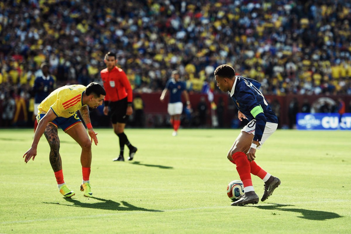 _gjr7's tweet photo. Kylian Mbappé #FRACOL https://t.co/5ERDI1gSif