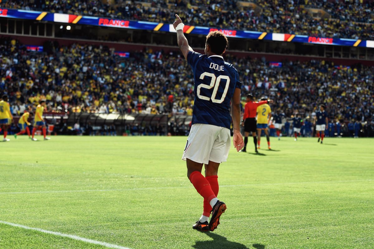 _gjr7's tweet photo. Désiré Doué #FRACOL https://t.co/dA0huiXFGq