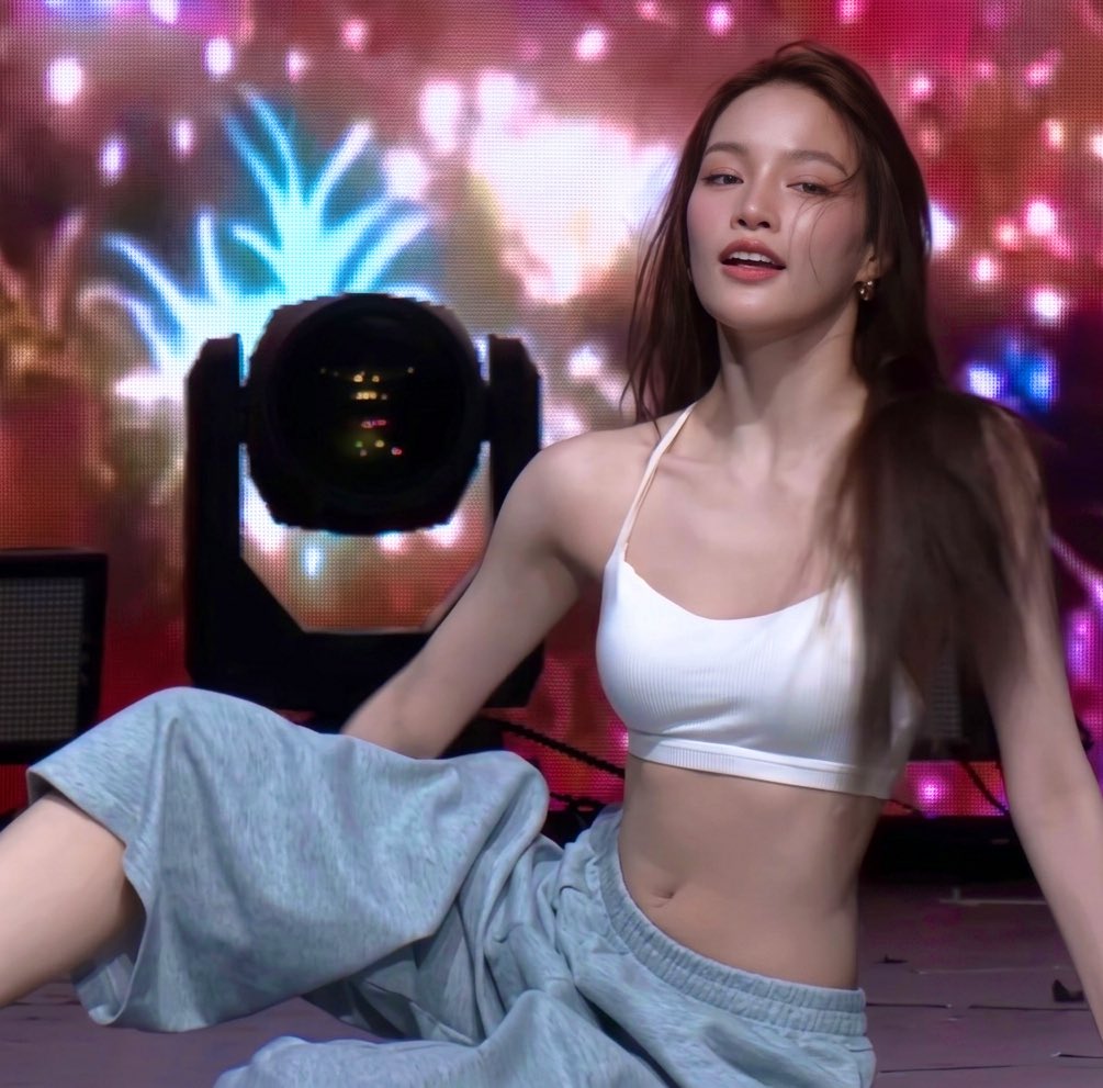 Fibi 🦄🪽 tweet media