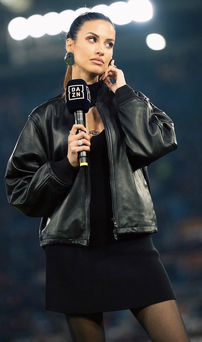 Latinas Fan Account tweet media