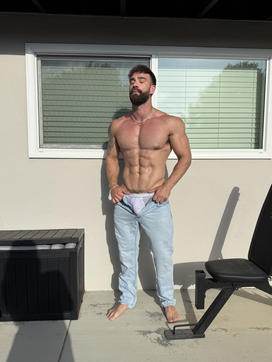 Skyz Unlocked tweet media