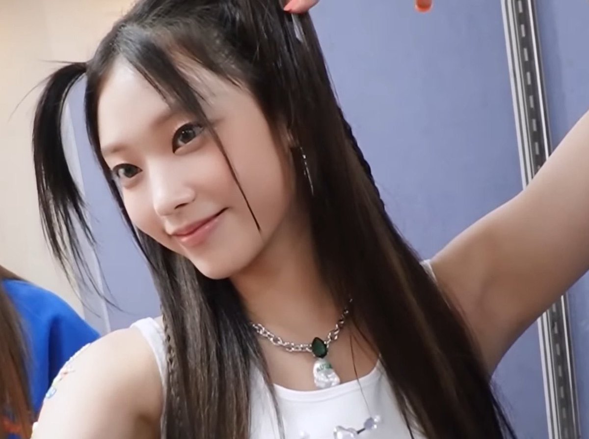 haerin ❦ tweet media