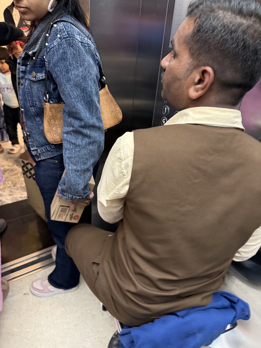 AaronFromChi's tweet photo. @ICannot_Enough They still exist in India! Photo from a mall in Pune, India where a guy sat there pressing the buttons. https://t.co/IDB5z0x7ie