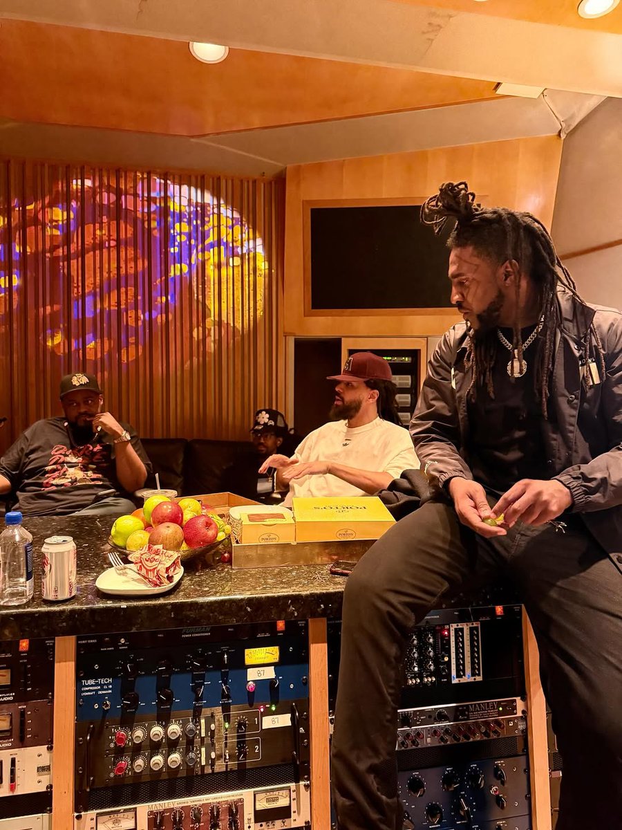 Prestige Morse tweet media