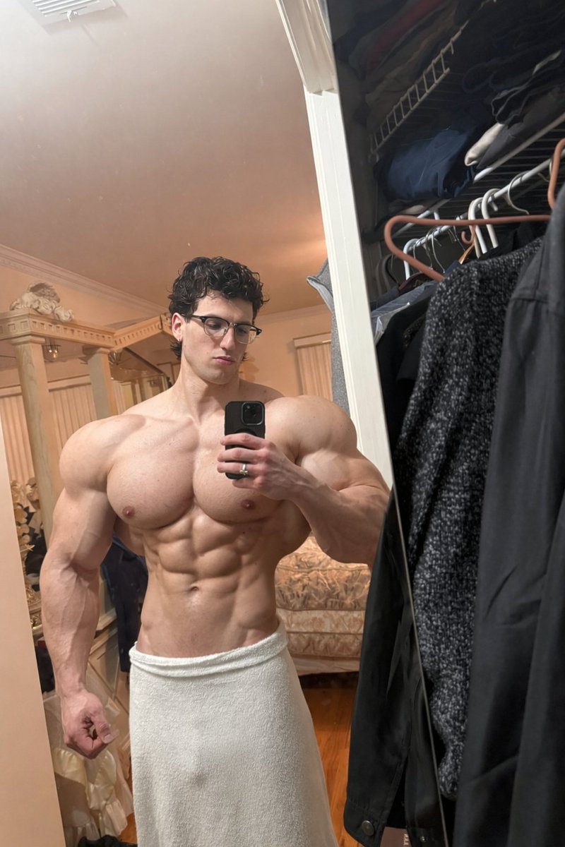 MusclePromo_HQ_'s tweet image. Clark Kent irl

@alphaluca88