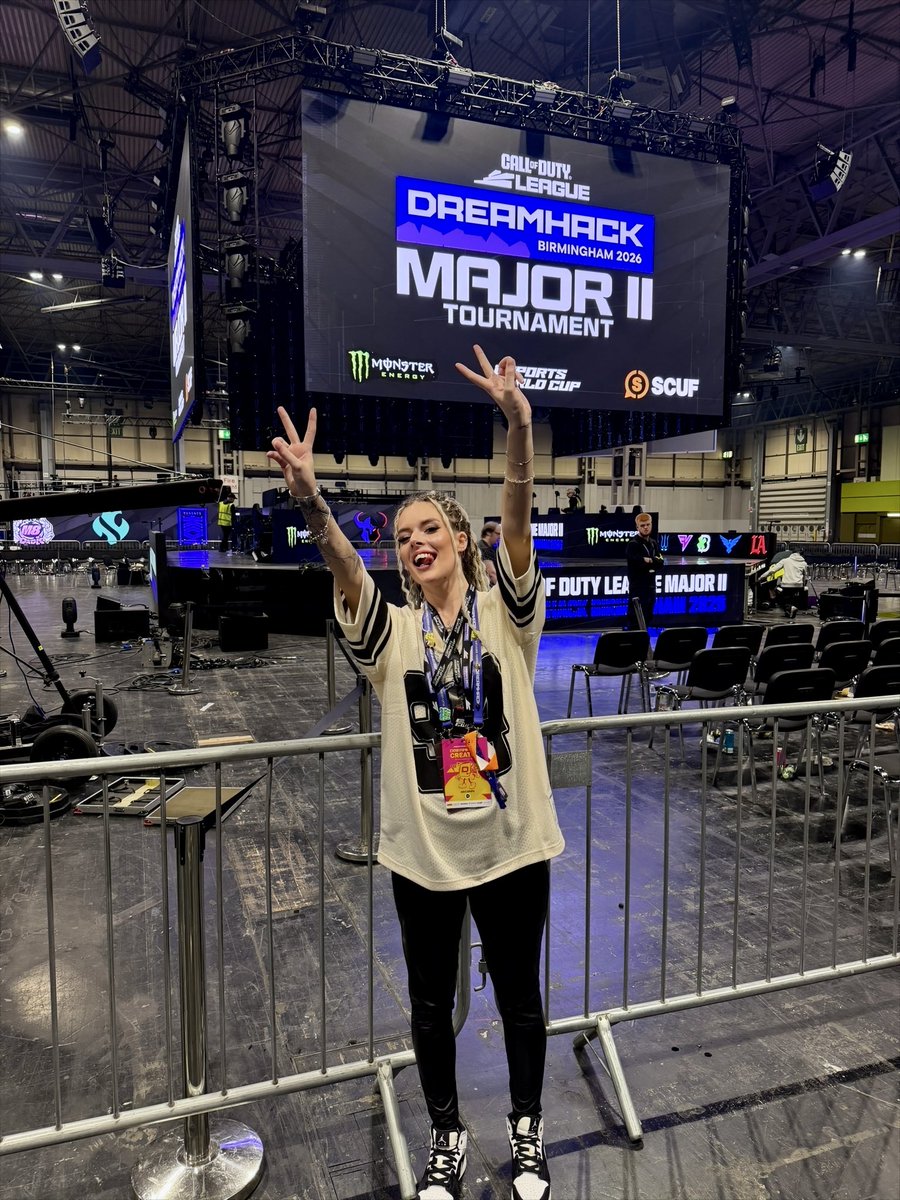 AbiCoops tweet media