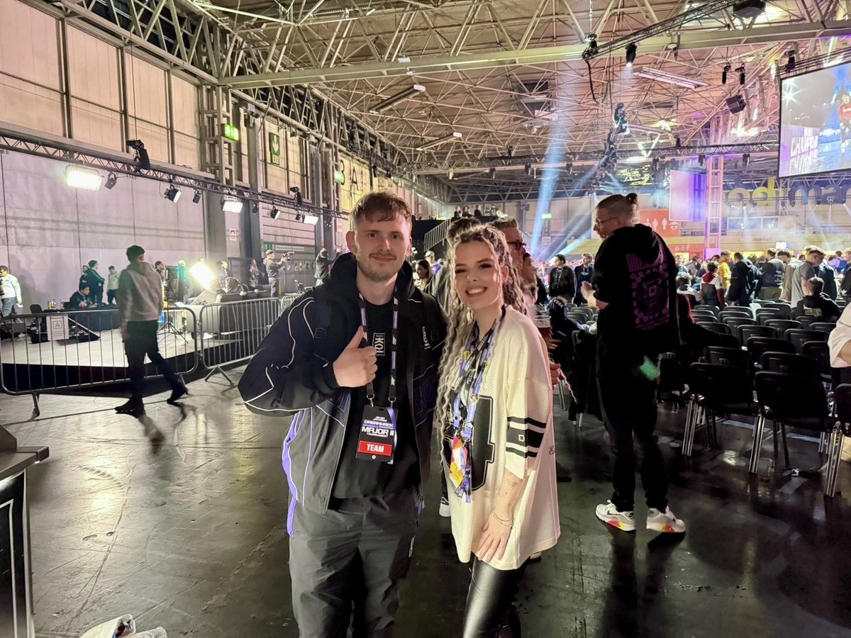 AbiCoops tweet media