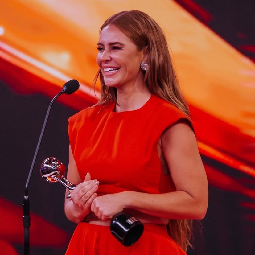 valentina tweet media