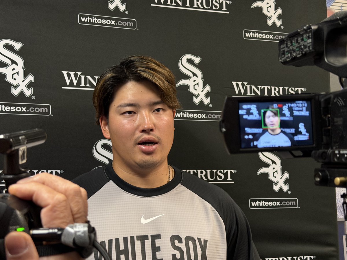 YamadaMLB's tweet photo. 試合後、#村上宗隆 選手。
「自分の中で調子がいい悪いは決めないようにしている。新しい打席、新しい試合、新しい日があって、違うピッチャーがいる。その中で（自分の）調子がいい悪いで（結果を）片づけるのではなく、出た課題とか、今の良かったなとか、そういうところに気づけるようにやっていますね」