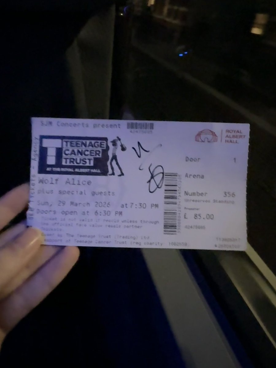 chloe 𓆩♡𓆪🦊 tweet media