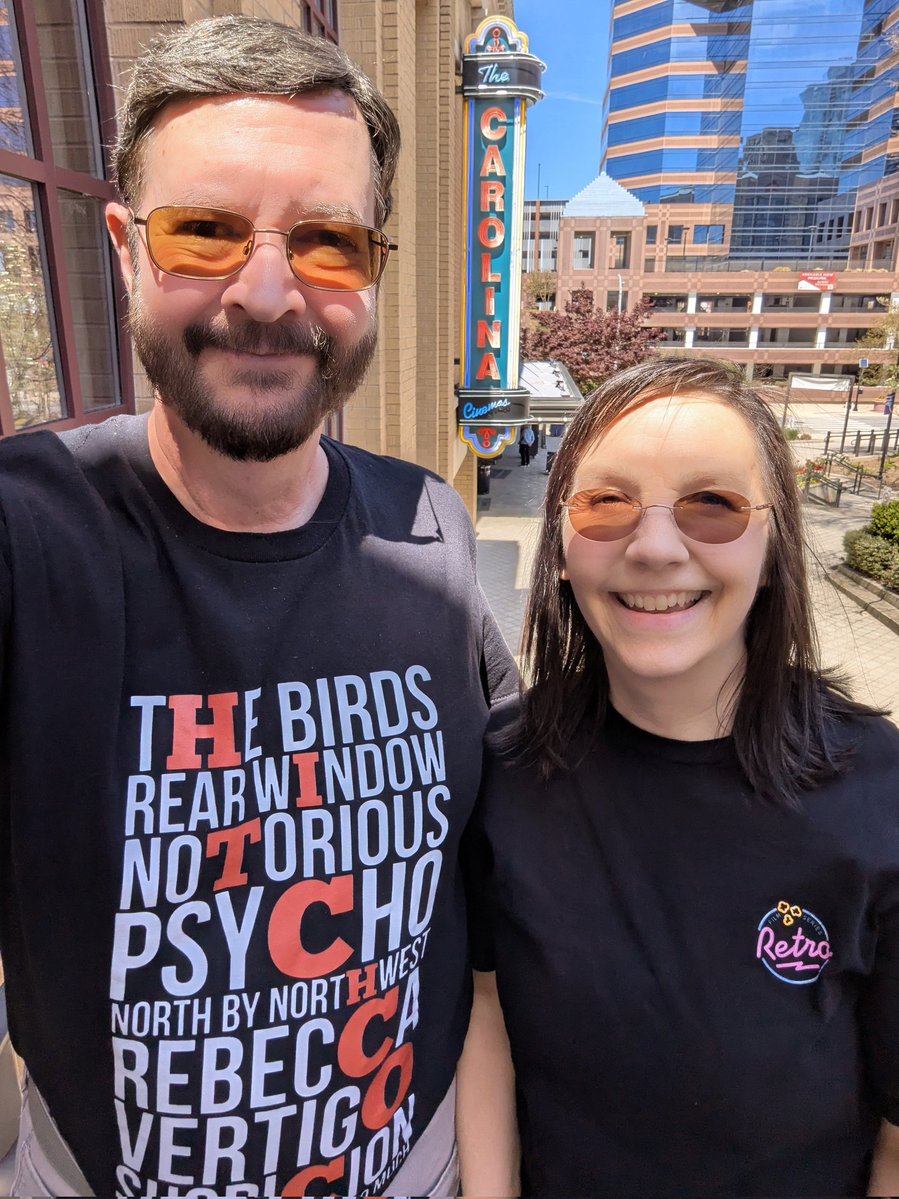 RaD_Adventures's tweet image. We were happy to sponsor the 50th anniversary screening of the 1976 classic #FamilyPlot. This comedy thriller was the final film by director #AlfredHitchcock and it was great to see it at @CarolinaDurham for the @RetroFilmSeries! 🎬🎥🎞️🍿