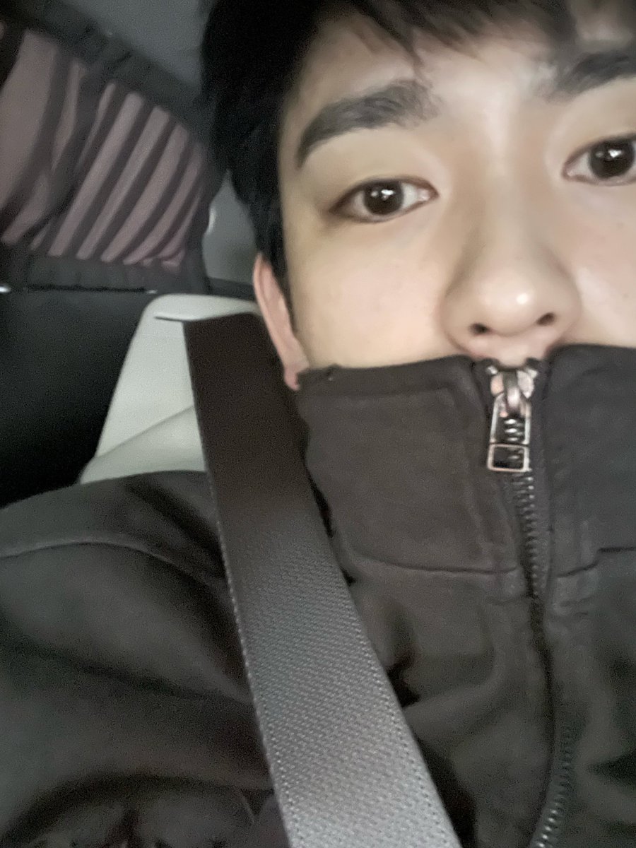 🍑🫧

[📸]
🍑: Good morning
└ I’m on my way to filming
└ Yeah, I’m eating a sandwich on the way
└ Make sure you eat breakfast
└ Have a happy day !
└ Yeah, I’ll enjoy it and come back

💖🫡
#100DaysofLies #100일의거짓말