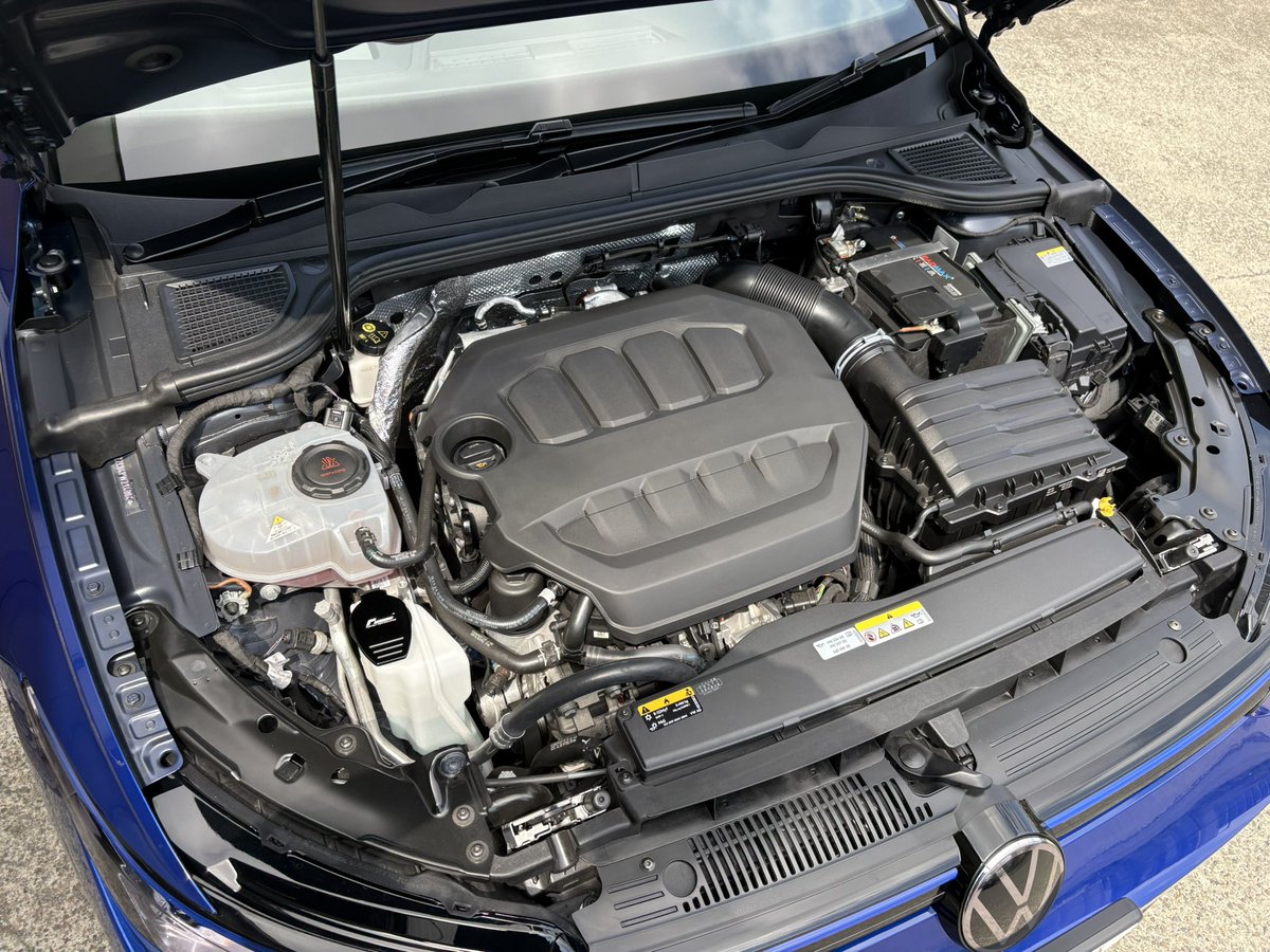 VAperformance tweet media