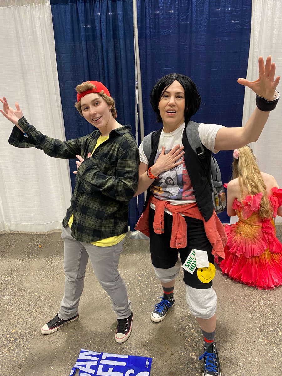 LeftBeef's tweet photo. I had a most non-heinous and excellent con today :0 https://t.co/YyOWuCcca9