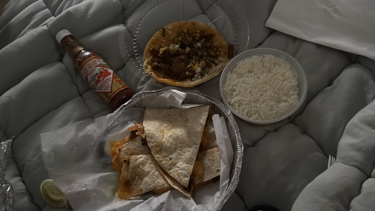 Jonathan tweet media