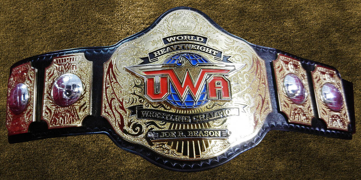 KUMA99099972's tweet image. プロレス豆知識　その849
UWAは1975年、EMLLを退団したフランシスコ・フローレス、ベンジャミン・モーラ、レイ・メンドーサらが設立した団体でUWAは王座認定団体の総称であり興行団体としてはLLIと呼ばれています。EMLLと人気を二分していましたが世代交代がうまくいかず現在は衰退していますね
＃UWA