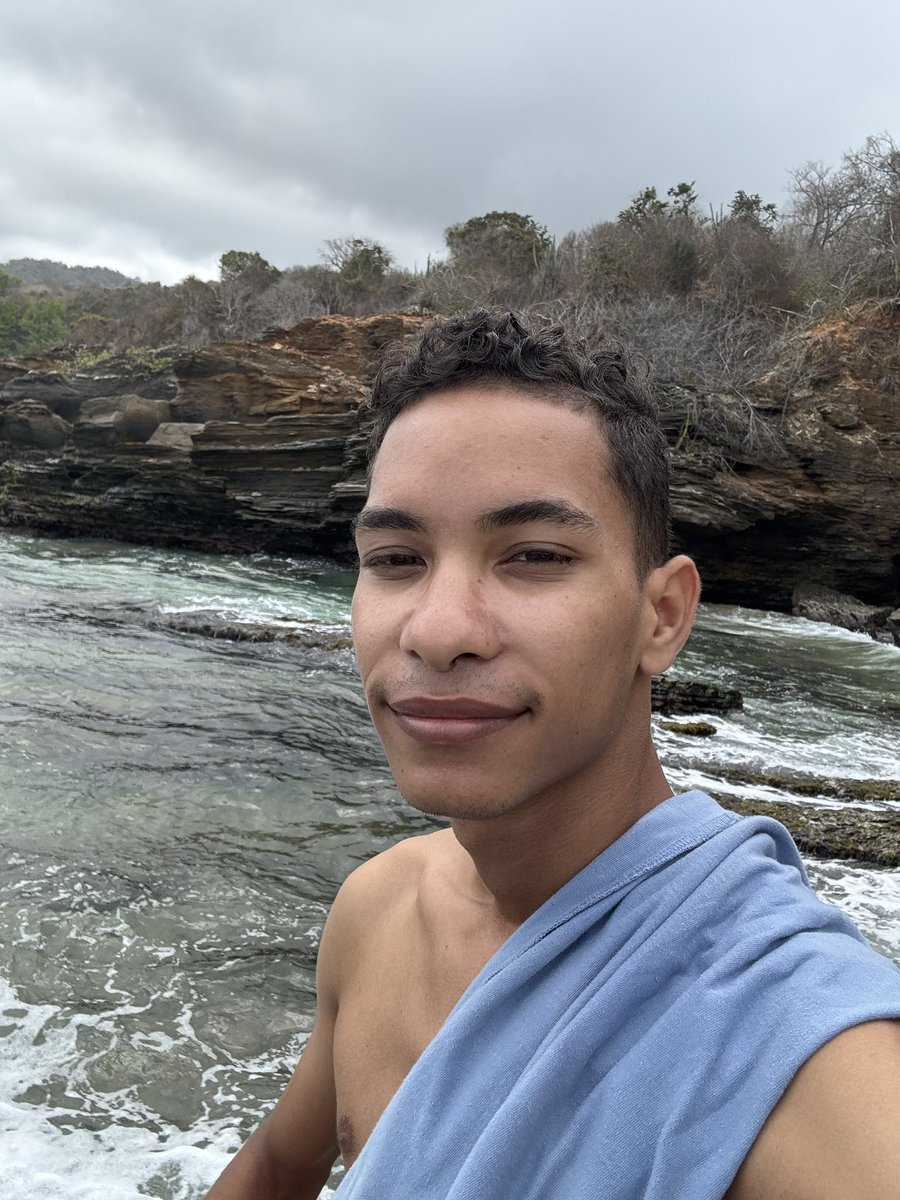 Luisdbr09's tweet photo. Estaba en la playa con una parason de webo 💦😈

Dale RT si te lo dejas meter 🔥

https://t.co/GaIo1kfMPs https://t.co/H7rF2HfGH4