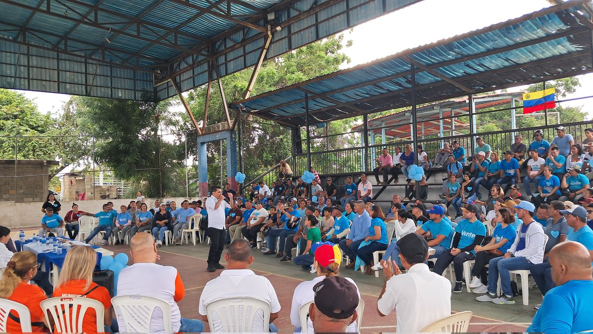 VenteTrujillo's tweet image. El Dividive quiere FULL DEMOCRACIA a la venezolana🇻🇪
Nuestro equipo de @VenteVenezuela en el municipio #Miranda junto a sus 5 parroquias, colegios ciudadanos y nuestros aliados políticos nos organizamos por la libertad de Venezuela y en la espera de nuestra líder @MariaCorinaYA