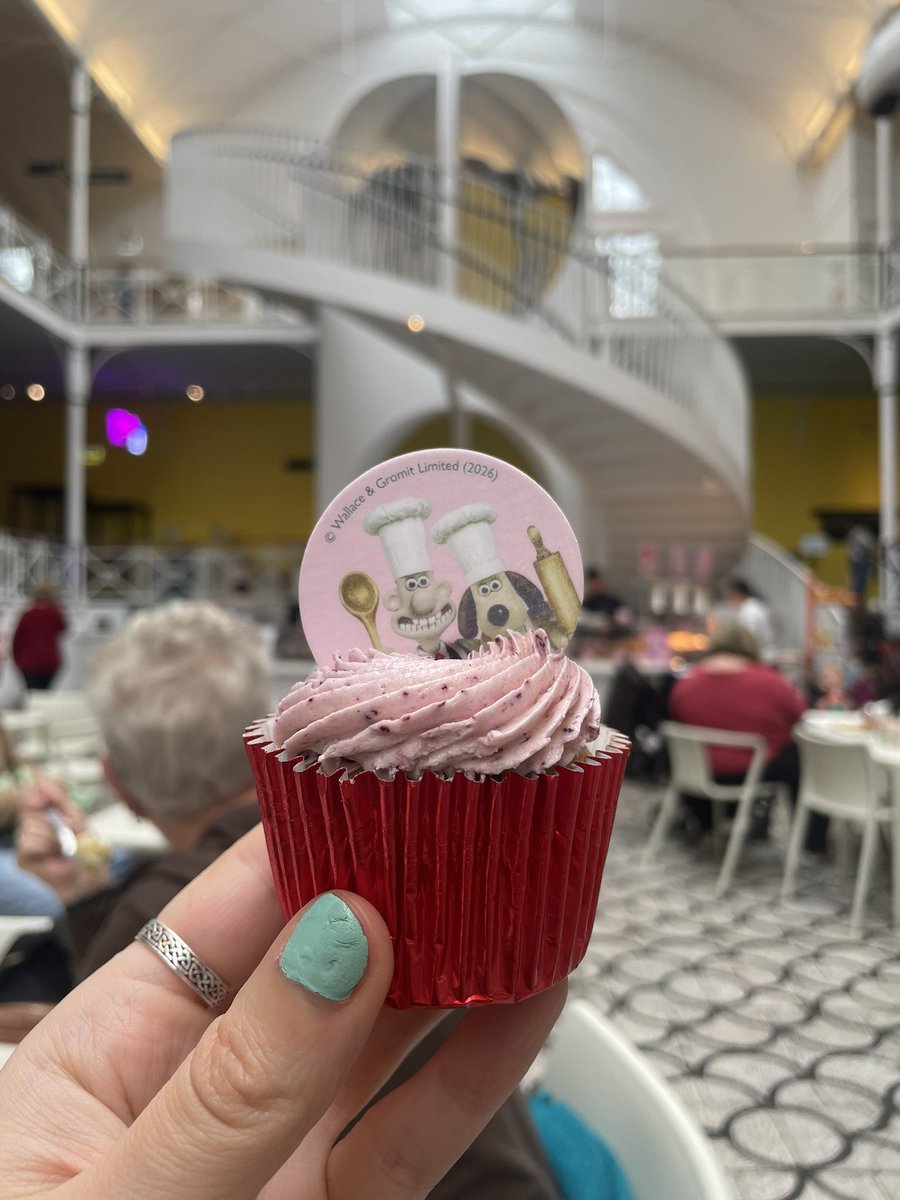 hayley 🌹🍁 tweet media