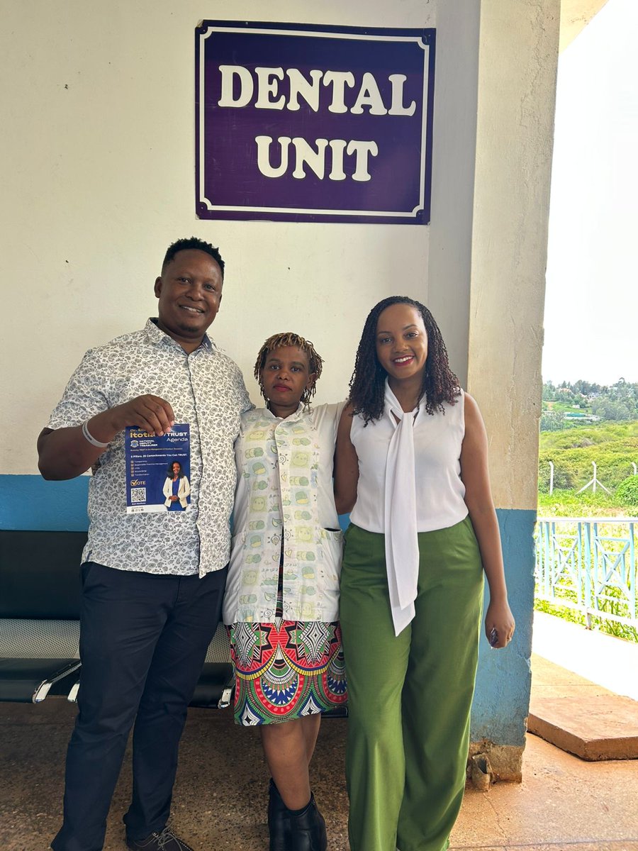 Tots Liz tweet media