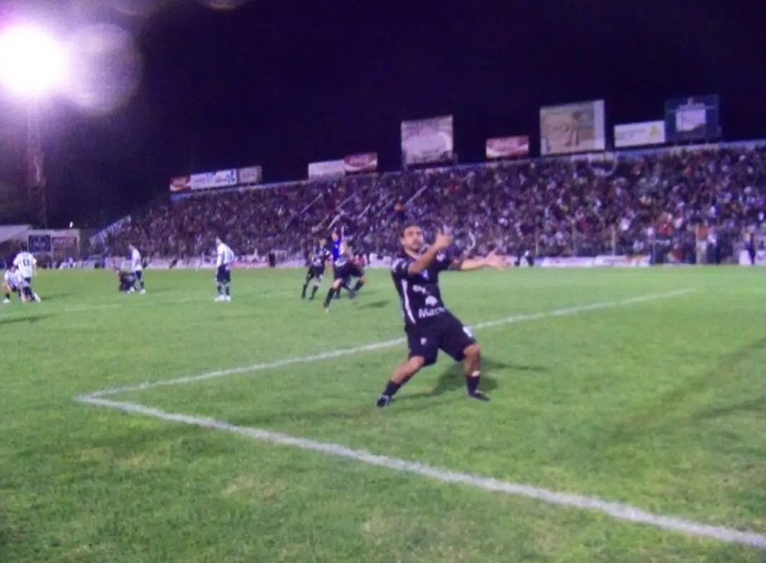 NEGRO DE CENTRAL tweet media