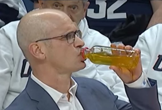 PFTCommenter's tweet photo. Danny Hurley. Drinkin’ Piss. 

-
@JonRothstein https://t.co/SXeuxCsae3