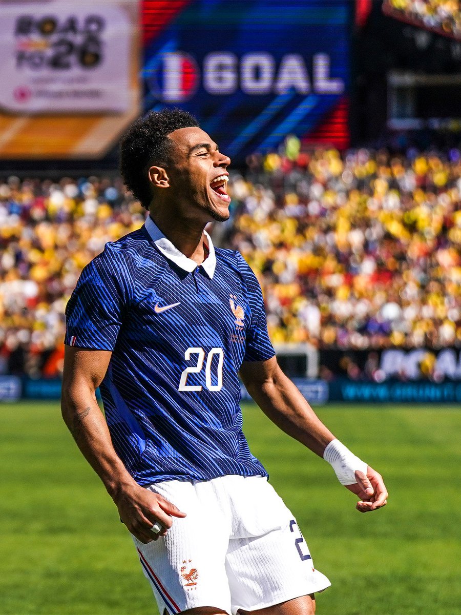 Desire_DoueFR's tweet photo. Désiré Doué obtient la note de 7 par le Journal L'Equipe ! 👀✨
( 📰 @lequipe ) #DésiréBall | #FRACOL | #FiersdetreBleus https://t.co/SSj6vLpKLW