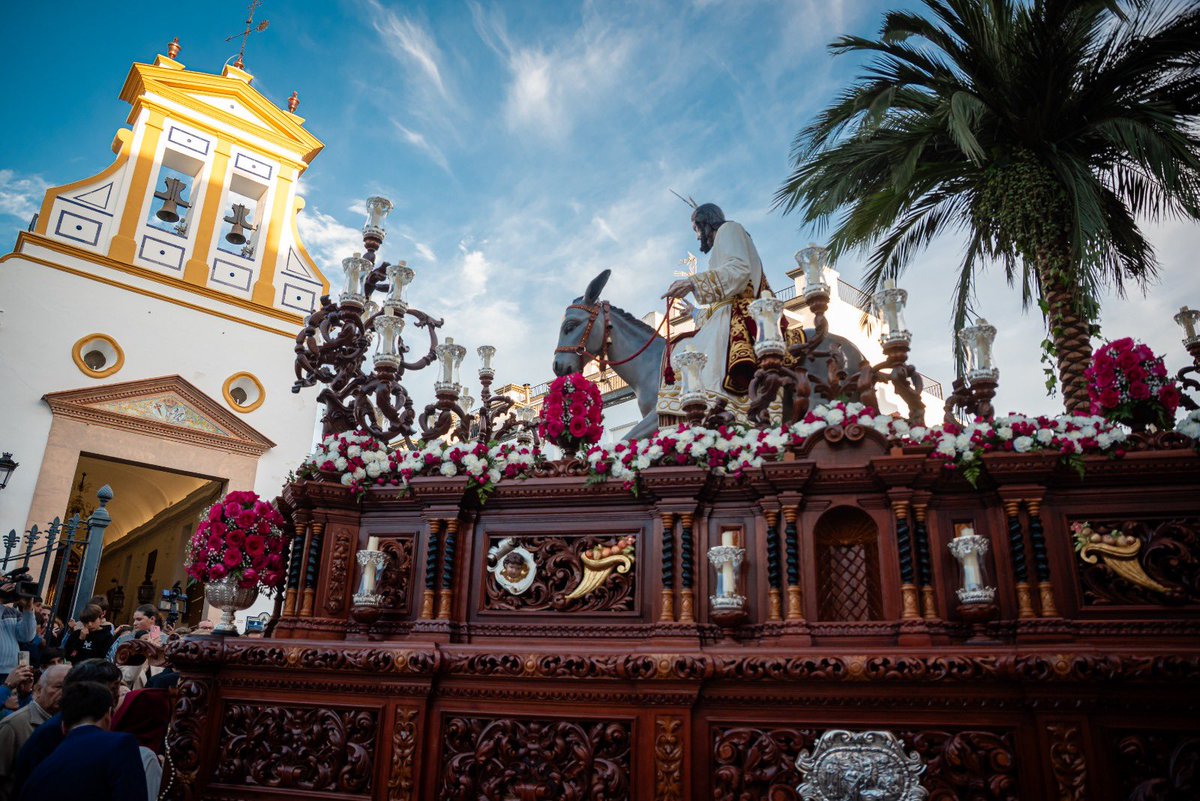 ARCANGEL_AM's tweet photo. ✨ Gran Domingo de Ramos junto a Santisimo Cristo del Amor, la Borriquita de la sevillana localidad de Pilas.

@laborriquitadepilas

📸 @javiergarcia_fotografia

#AMArcángel https://t.co/Cu3TADcVvd