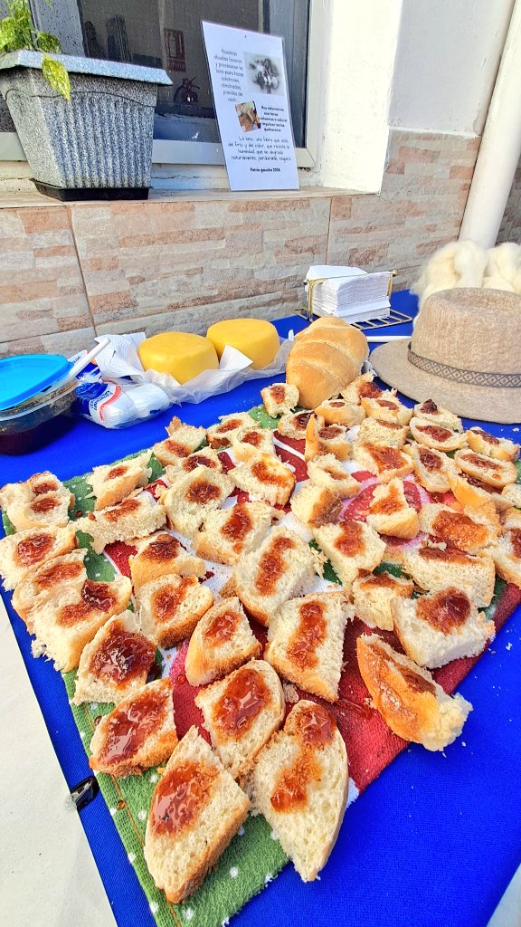 lourdesseq's tweet photo. 🔴Hay que mostrar, degustar, experimentar los frutos/bondades que provienen del campo. Alimentos que nutren, enseñan y empoderan para la vida. La realidad enmascarada por tanta tecnología y distracciones virtuales El conocimiento nos permite priorizar lo real #Uruguay #Tacuarembó https://t.co/RXwJjLb79H