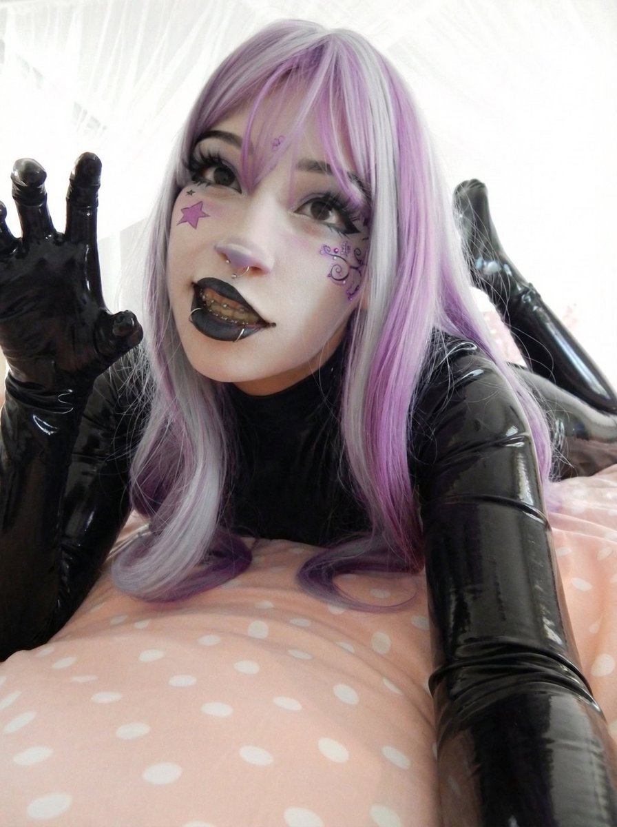 Latex Invicta tweet media