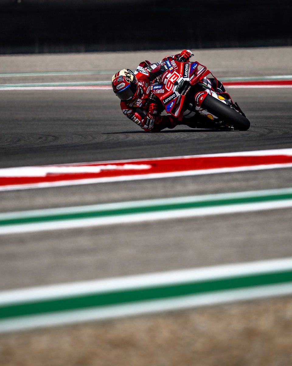 ducaticorse's tweet image. MM mode: UNLOCKED🔥 at #USGP 🇺🇸
Digging deep and making moves to secure a hard-earned 💪

#ForzaDucati #DucatiLenovoTeam