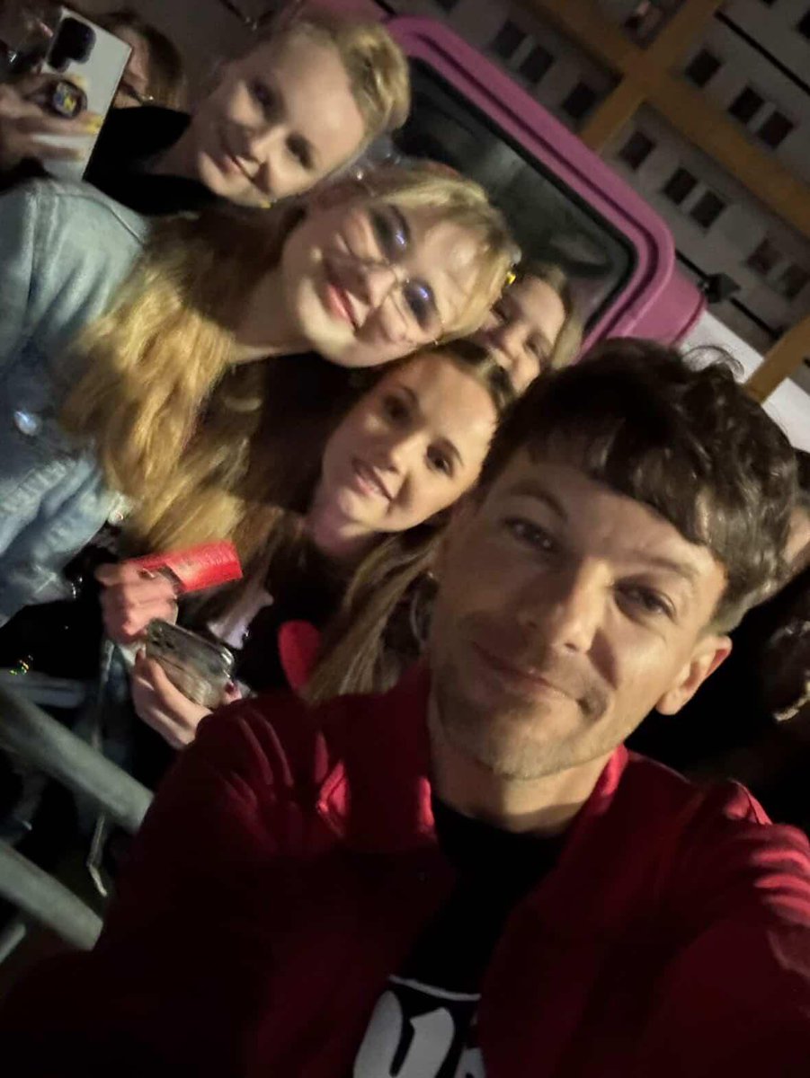 Louis Tomlinson Chile (was lucky again) 🇨🇱🍋 tweet media