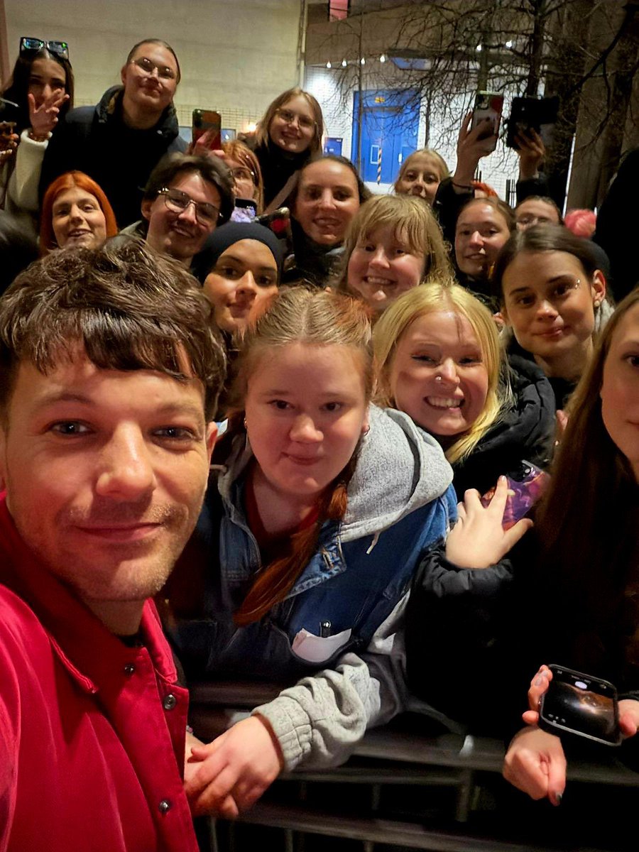 Louis Tomlinson Chile (was lucky again) 🇨🇱🍋 tweet media