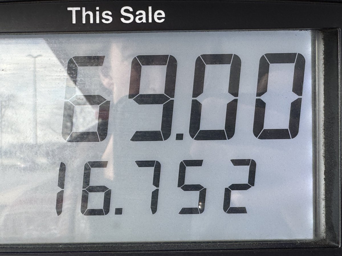 Walker⚡️ tweet media