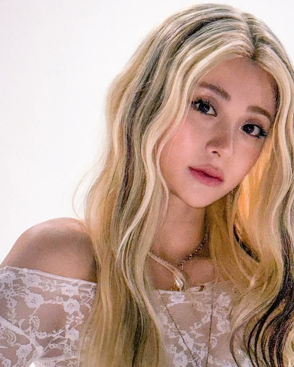 ‎yunjin tweet media