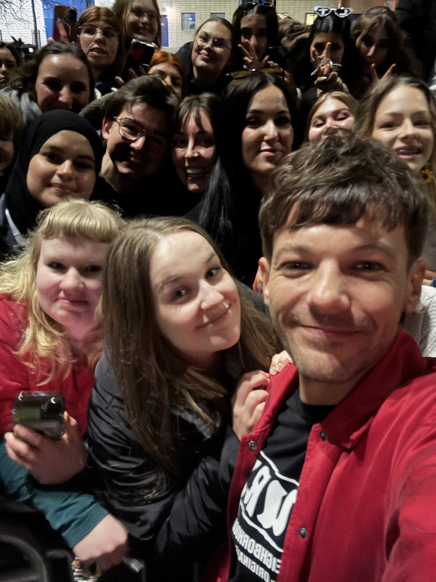 Louis Tomlinson Chile (was lucky again) 🇨🇱🍋 tweet media