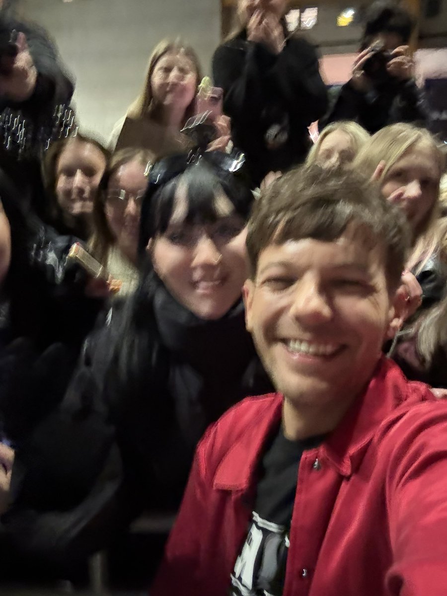 Louis Tomlinson Chile (was lucky again) 🇨🇱🍋 tweet media