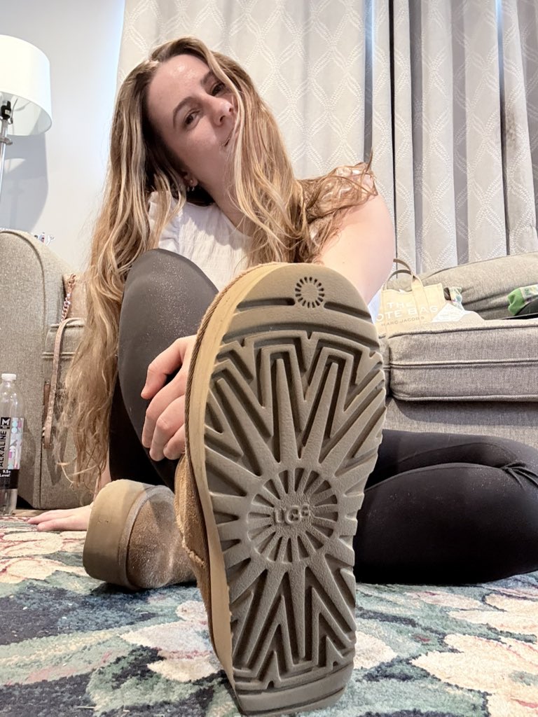 goddessoftheuggs tweet media