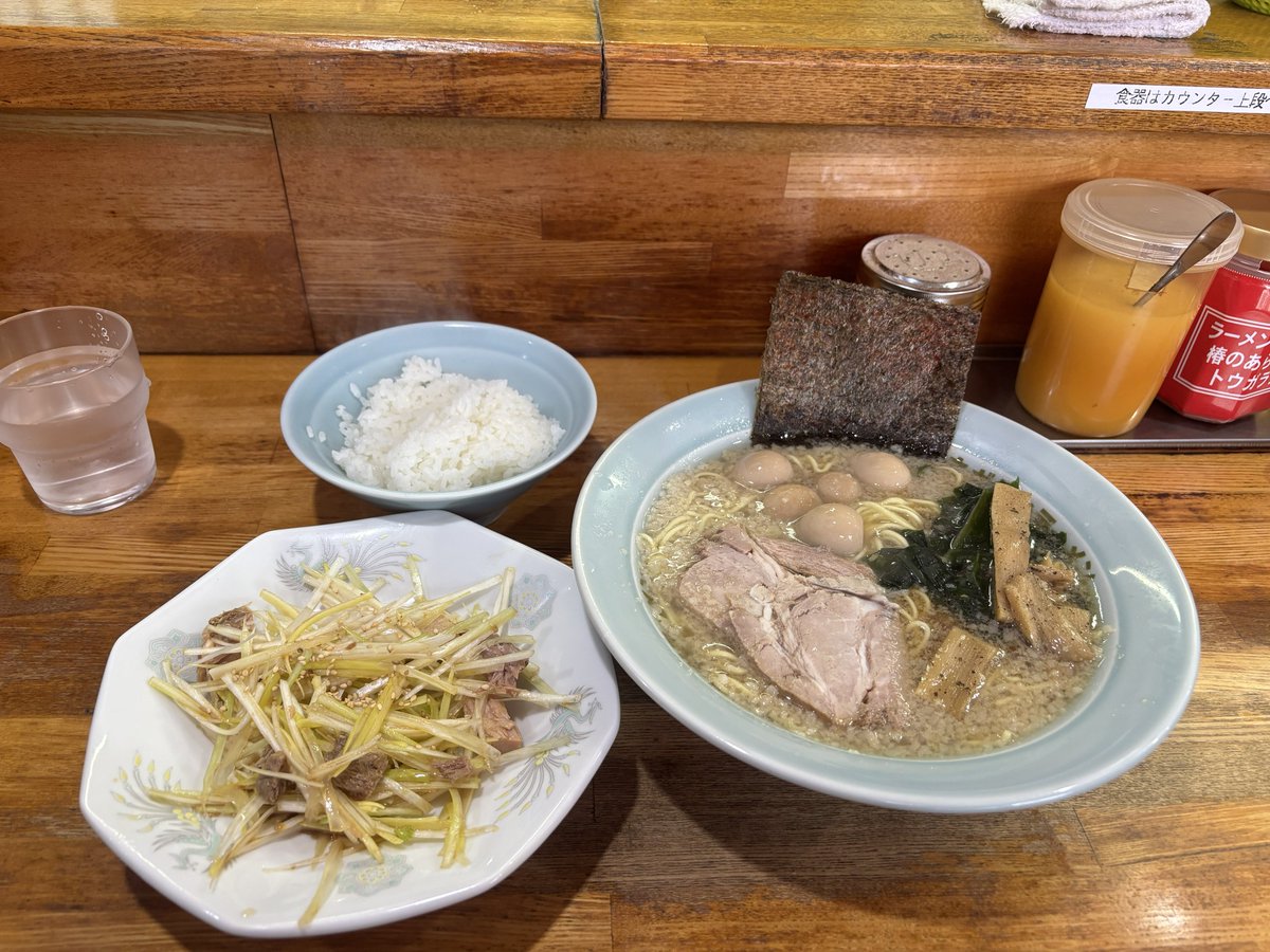 mild cats tweet media