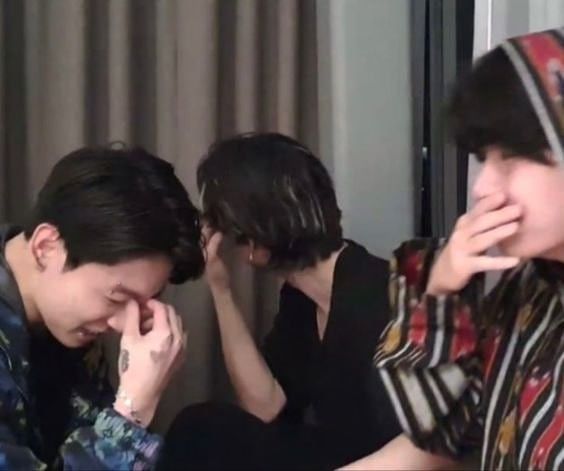 O cara é multimilionário e tá aprendendo inglês pelo yt KAKSSJKAJSSKA peste mão de vaca