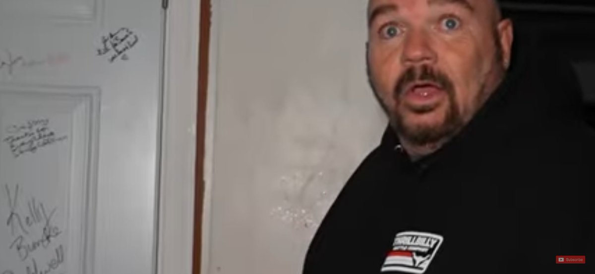 Hossleeauto's tweet photo. @cjfaison This is the picture not enhanced You can still see the face cabinet door right behind them his right shoulder center screen https://t.co/0oqZOQBPme