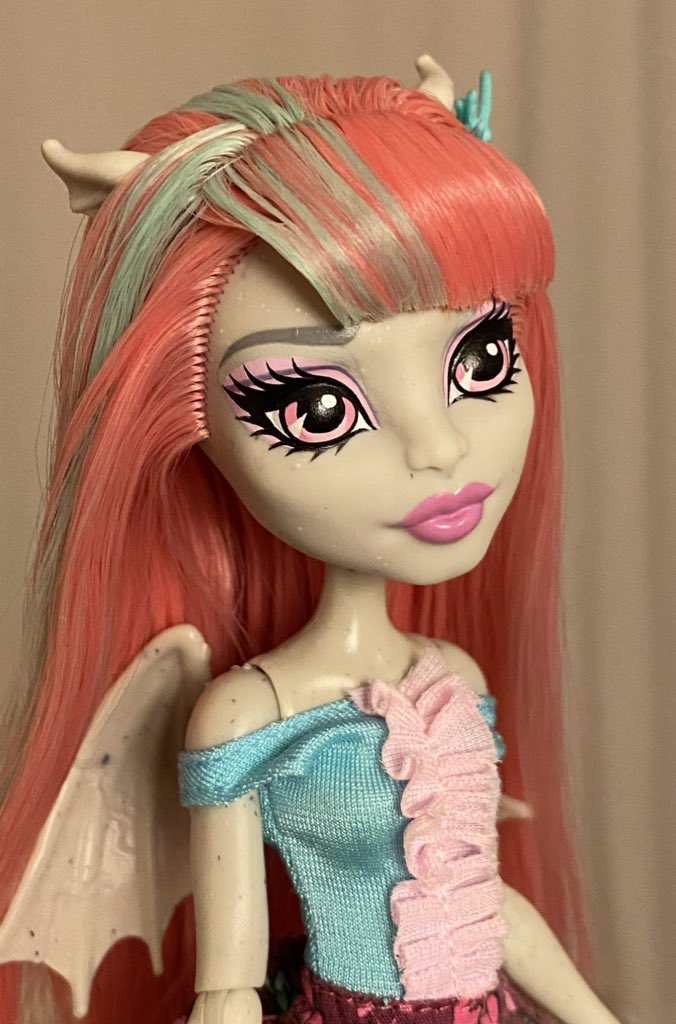 Eggulaura tweet media