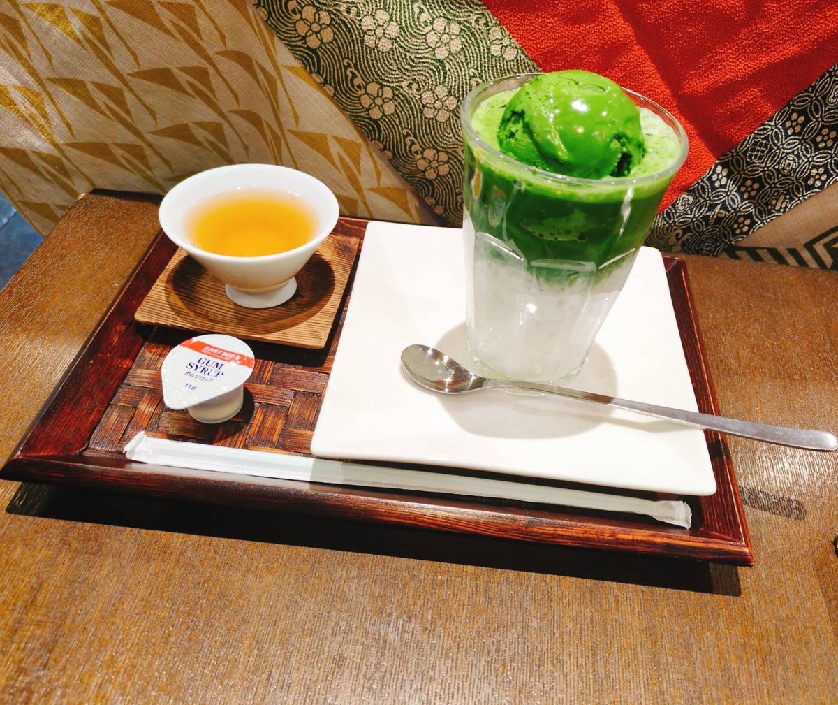 gao_rin_V's tweet photo. がおりんは他の方と被らなさそうな甘い系をチョイス🐯✨
東ぶらくり丁にある、諏訪園茶舗さん！
茶葉の風味をすんごい堪能できる濃厚な抹茶のスイーツを頂けますよー🤤
歴史ある老舗のお茶屋さん、是非行ってみてくださーい🐯
#諏訪園茶舗
#東ぶらくり丁
#和歌山市 https://t.co/uspBKZDaMI