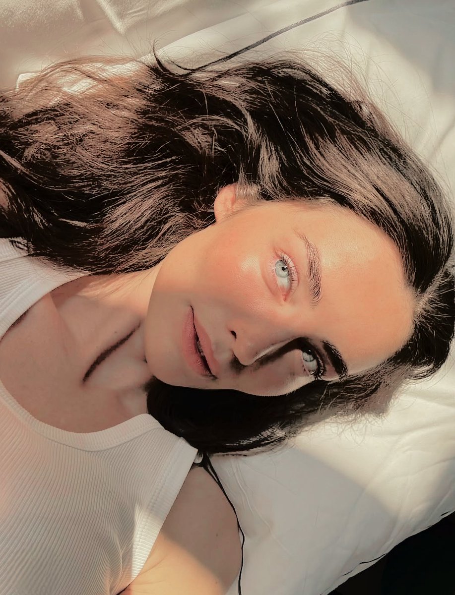 𝓖𝙴𝙽𝙴𝚅𝙸𝙴𝚅𝙴 𝓡𝚄𝚂𝚂𝙴𝙻𝙻 tweet media