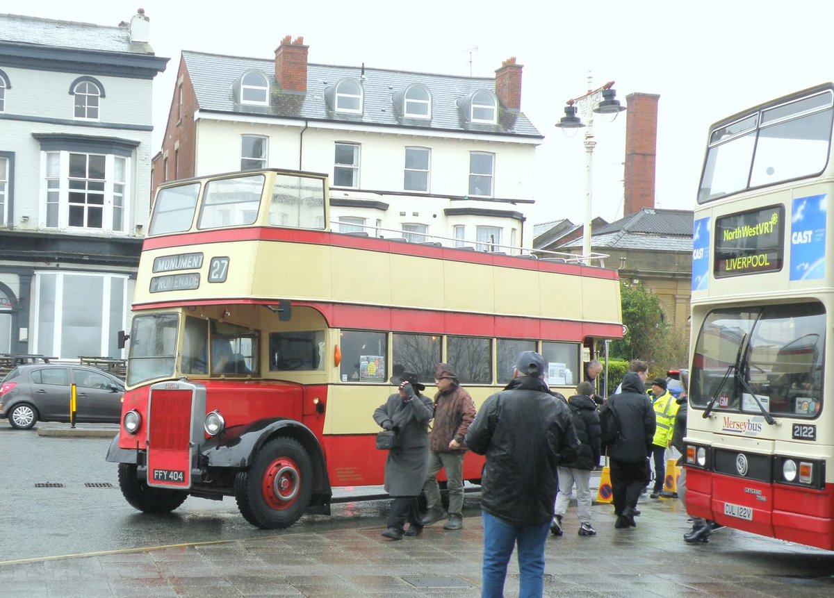 Coast1079 tweet media