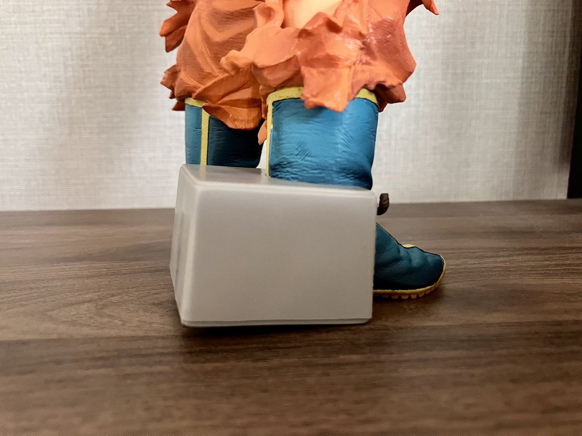 レナス tweet media