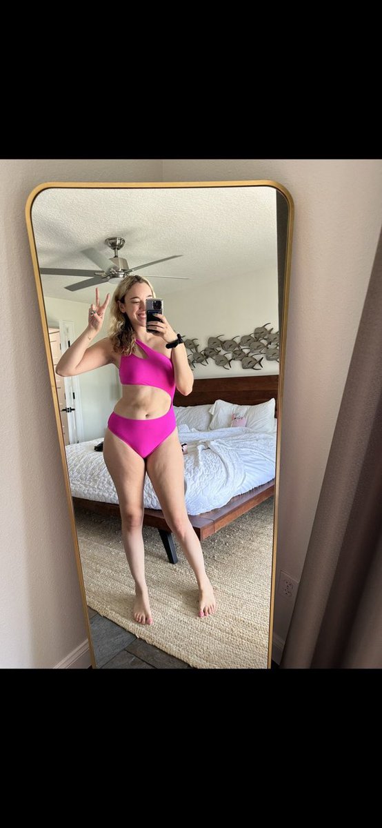 scamlord12's tweet photo. Yesterday his cousin
Today his sister. He’s so pathetic. I’m going to ruin his life..who wants to see what happens next?  #catfishfindom #paypig #spoonspig #wankchat https://t.co/SaXxCuCkJr