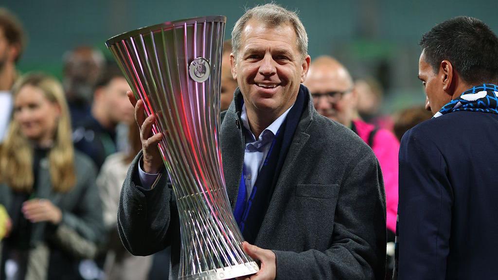 🌪 #LoveWomenHateClearlake tweet media