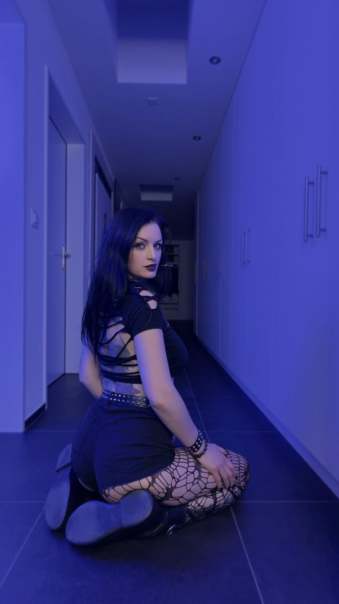 Helena Graves tweet media